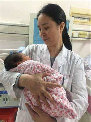 厉害了！此宝宝一出生 已经“16岁”