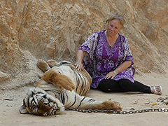 这么恐怖的冒险活动有人敢玩吗？第一个就