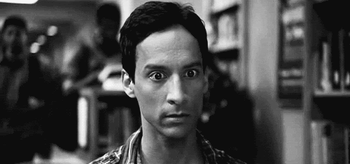 当你在公共场合，蛋蛋突然传来一阵瘙痒时：