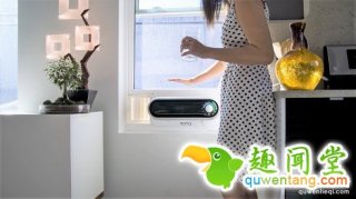 这个空调太轻了，妹纸一个手就能拎起来！