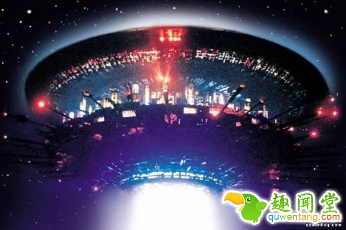 美政府在南极洲藏多年的「超文明」真相遭匿名者揭发!从南极到北极「只要一眨眼」时间。