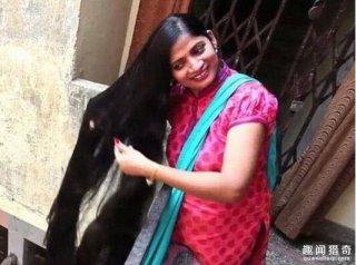 女子留长发30年，最后为家人换了一套房子