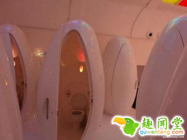 盘点全球各种奇葩厕所，你敢用吗？