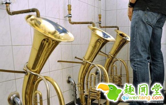 盘点全球各种奇葩厕所，你敢用吗？