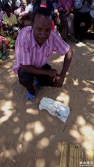 傻眼！怀孕8个月女子竟然生下一只青蛙