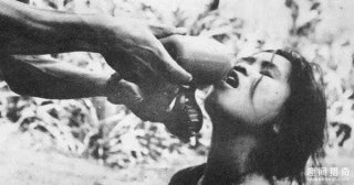 二战小兵偷9名美貌女战俘躲进深山,19年生