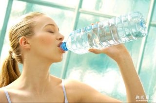 怎么知道自己有没有喝够水？你下面的颜色