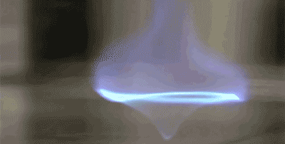 科学家发现了这种“新型火焰”不但外型超酷，还能大幅降低空气污染--趣味说