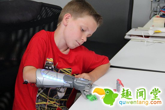 3D打印的迪士尼主题假肢 残疾儿童也能炫酷起来