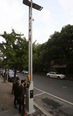 这是真的！ 这种路灯带WIFI还可以充电