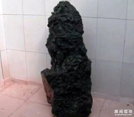 巴西矿工挖出一块重达700斤翡翠 估价高达