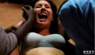 印度官员给新娘发木棍  背后的含义好到爆