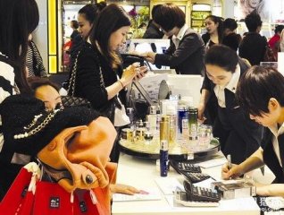 为啥商场一楼都卖香水？十件你不知道的逛