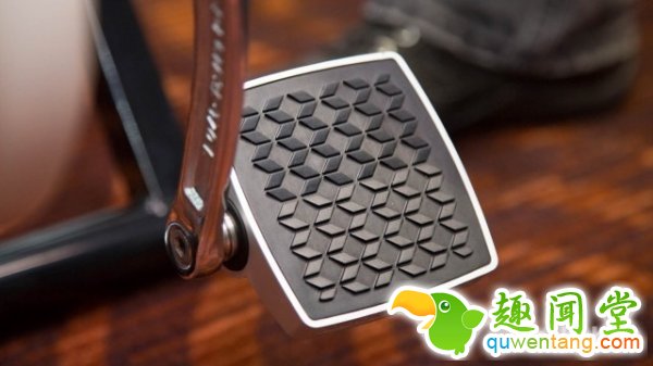 高科技智能脚蹬子