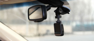 汽车后视镜：行车记录仪、HUD什么的，快到