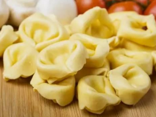 看着像饺子，却又不是饺子，外国类似饺子