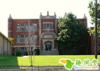 整修学校意外发现百年前老黑板，上面的神