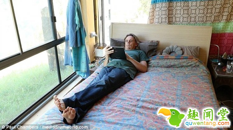 澳大利亚一对夫妻，用集装箱给自己造了栋房