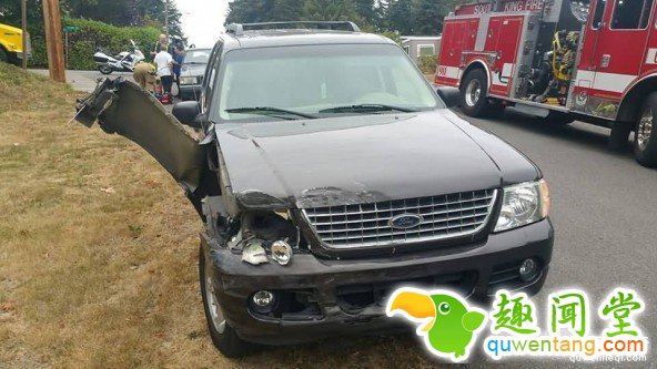 熊孩子趁妈妈睡觉偷开车去奶奶家 刚上路不久就撞车！ 第1张图片