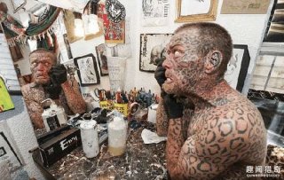 男子花数年刺三千多块纹身，就像一裸奔的