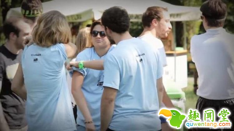 躲猫猫哦也有世锦赛？不过却是个成人游戏