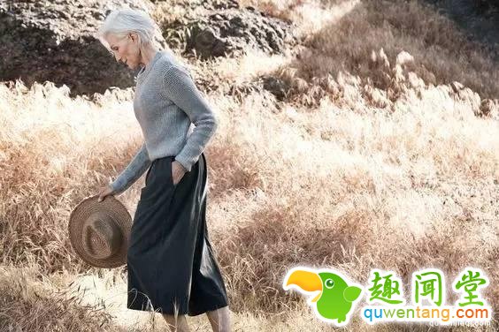 她一贫如洗却把孩子带成亿万富豪，自己美丽到老