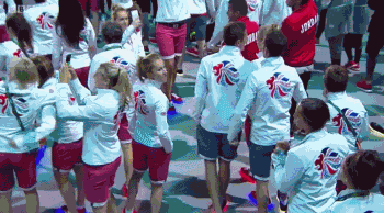 请注意运动员脚底