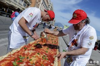 十几名厨师共同打造 2.13公里 世界最长的披